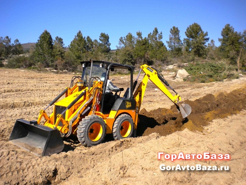 В Аренду экскаватор-погрузчик jcb