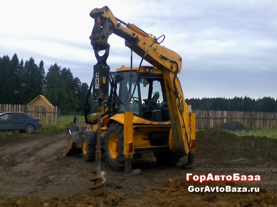 Ямобур на базе JCB