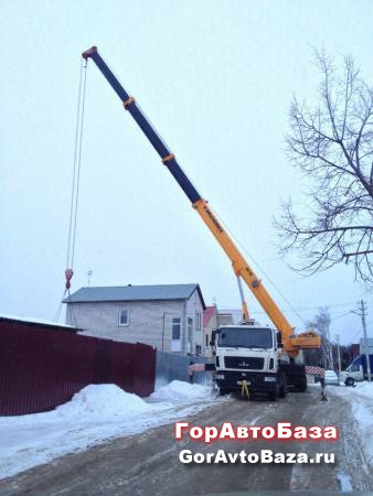 Автокран с высокой стрелой